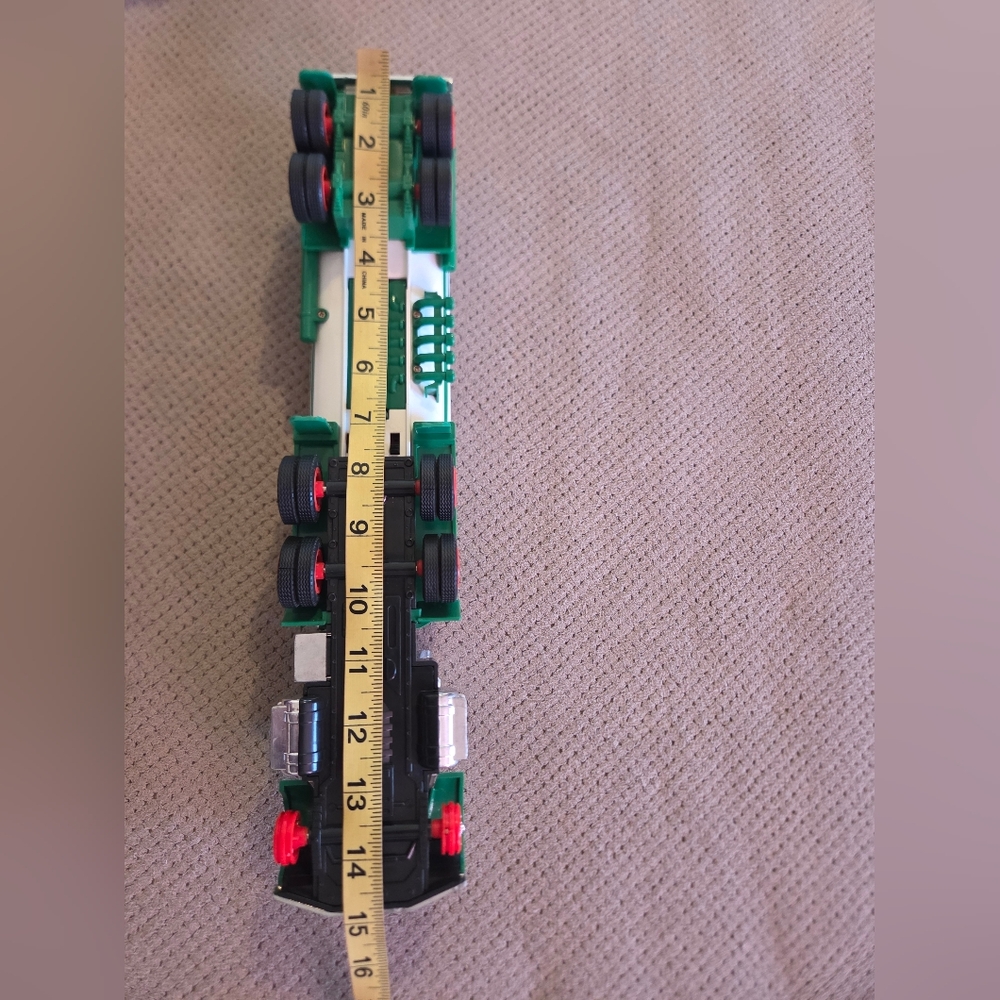 1990 Hess Gasoline Toy Tanker Truck W/Dual Sound Horn/Backup Beep • Lights - Picture 10 of 16